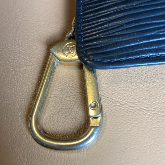 Louis Vuitton Zip Card Key Case, Black Epi Leather, Preowned , CA0063 - Picture 2 of 15